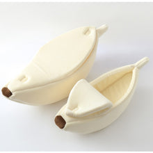 Load image into Gallery viewer, Cozy  Banana Cushion Kennel