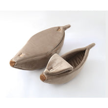 Load image into Gallery viewer, Cozy  Banana Cushion Kennel